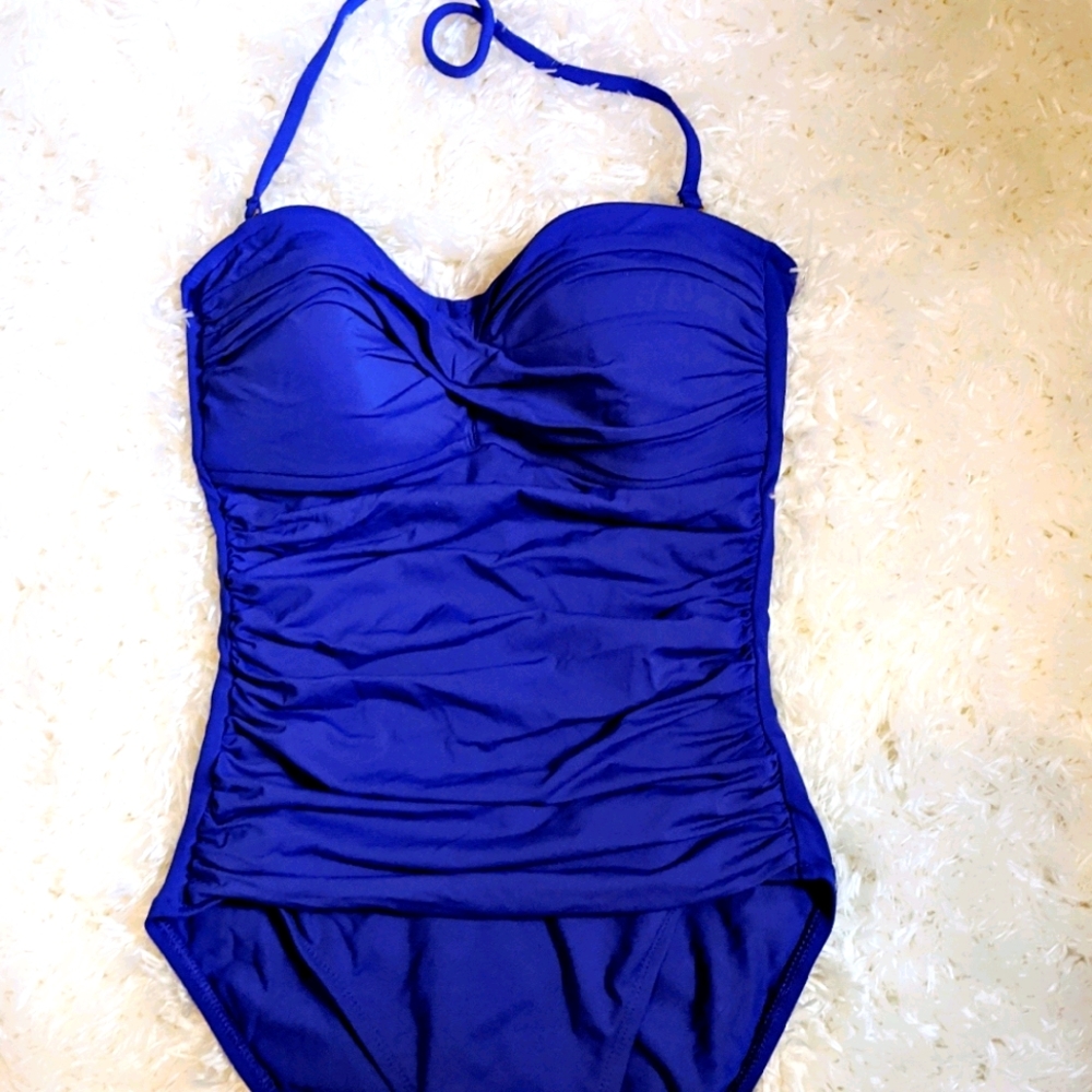 La Blanca Ruched One Piece Swimsuit